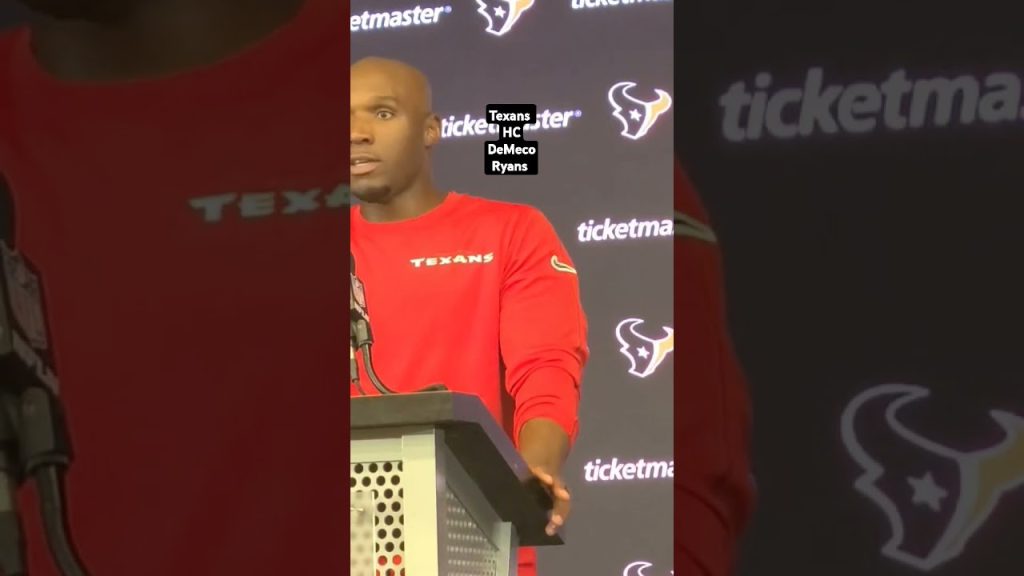 #Texans HC #DemecoRyans Clean Up Play. #Bears 13 #Texans 19 #SundayFootballNightinAmerica